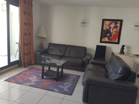 Moderne Ferienwohnung mit Meerblick
