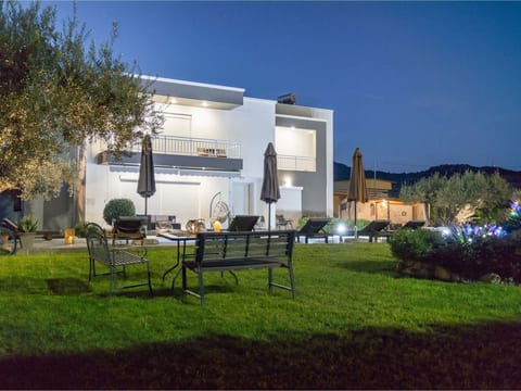 Ferienvilla Mika mit privatem Pool