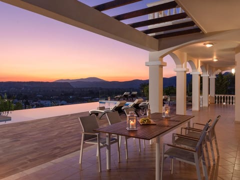 Villa Kamos in Archangelos