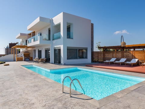 Villa Pounentis auf einem Hügel in Lachania