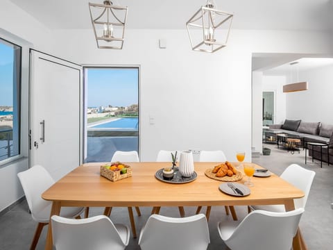 Schönes Ferienhaus in Afantou mit privatem Pool