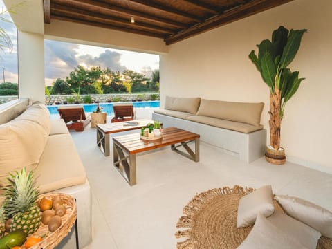 Aiolia-Villa