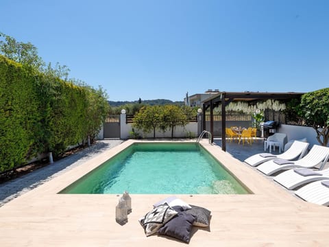Niovis Villa