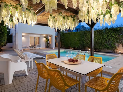 Niovis Villa