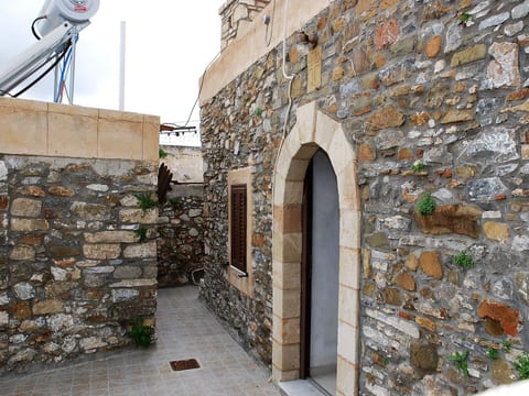 Yiannis Village House