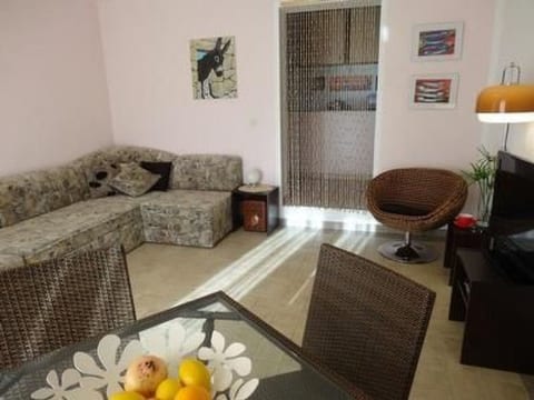Trogir Yellow House A1