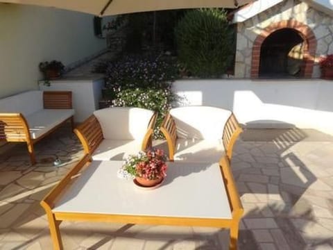 Trogir Yellow House A1