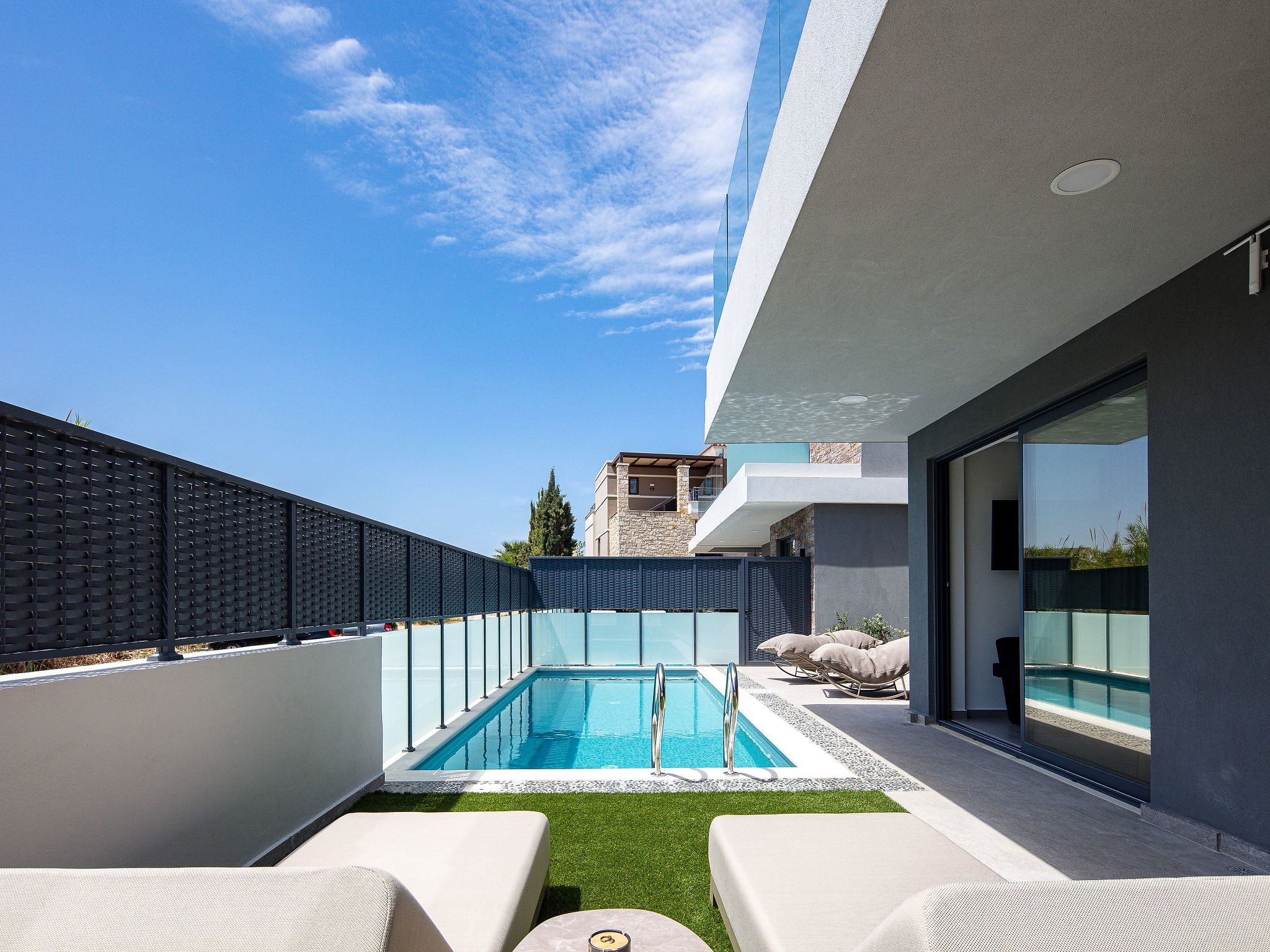 VillaSaints II - Elegante Pool-Villa in Strandnähe