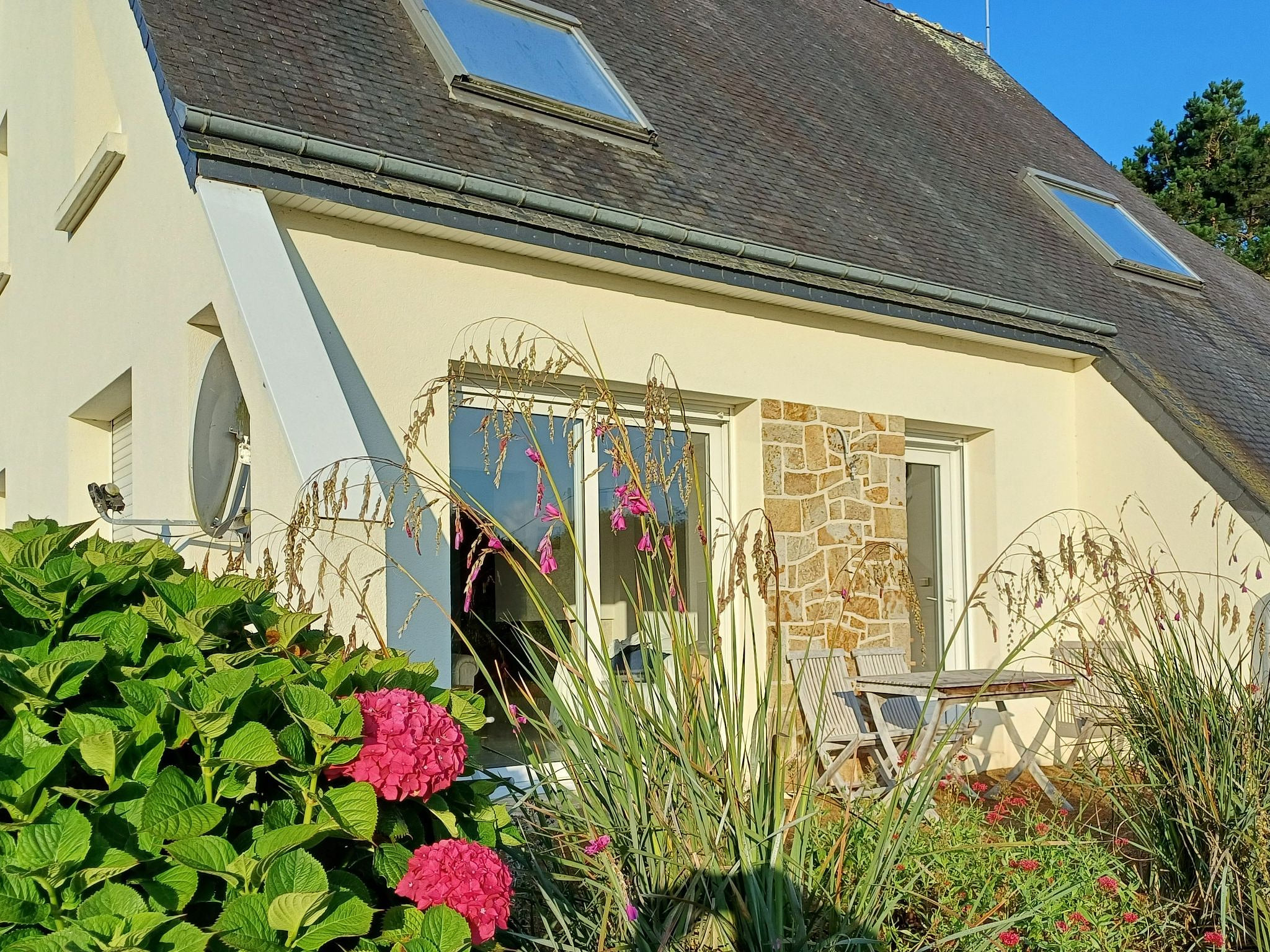 Komforthaus mit Traumgarten und Meerblick