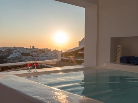 Charaktervolle Villa mit Tauchbecken und fantastischer Aussicht
