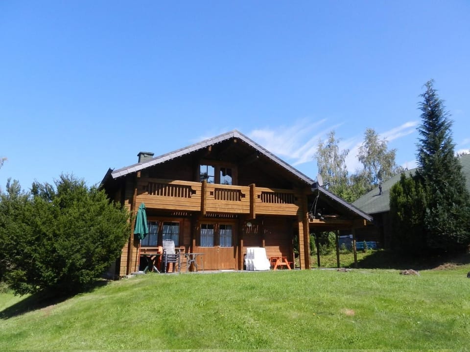 Chalet mit Garten, Grill und Terrasse - Ulmen