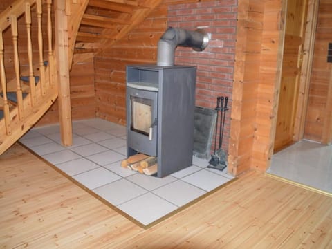 Chalet mit Garten, Grill und Terrasse