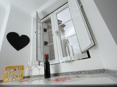 Alfama Right Point, Studio Santo Estevão