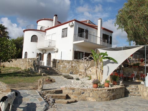 Charly Point Villa