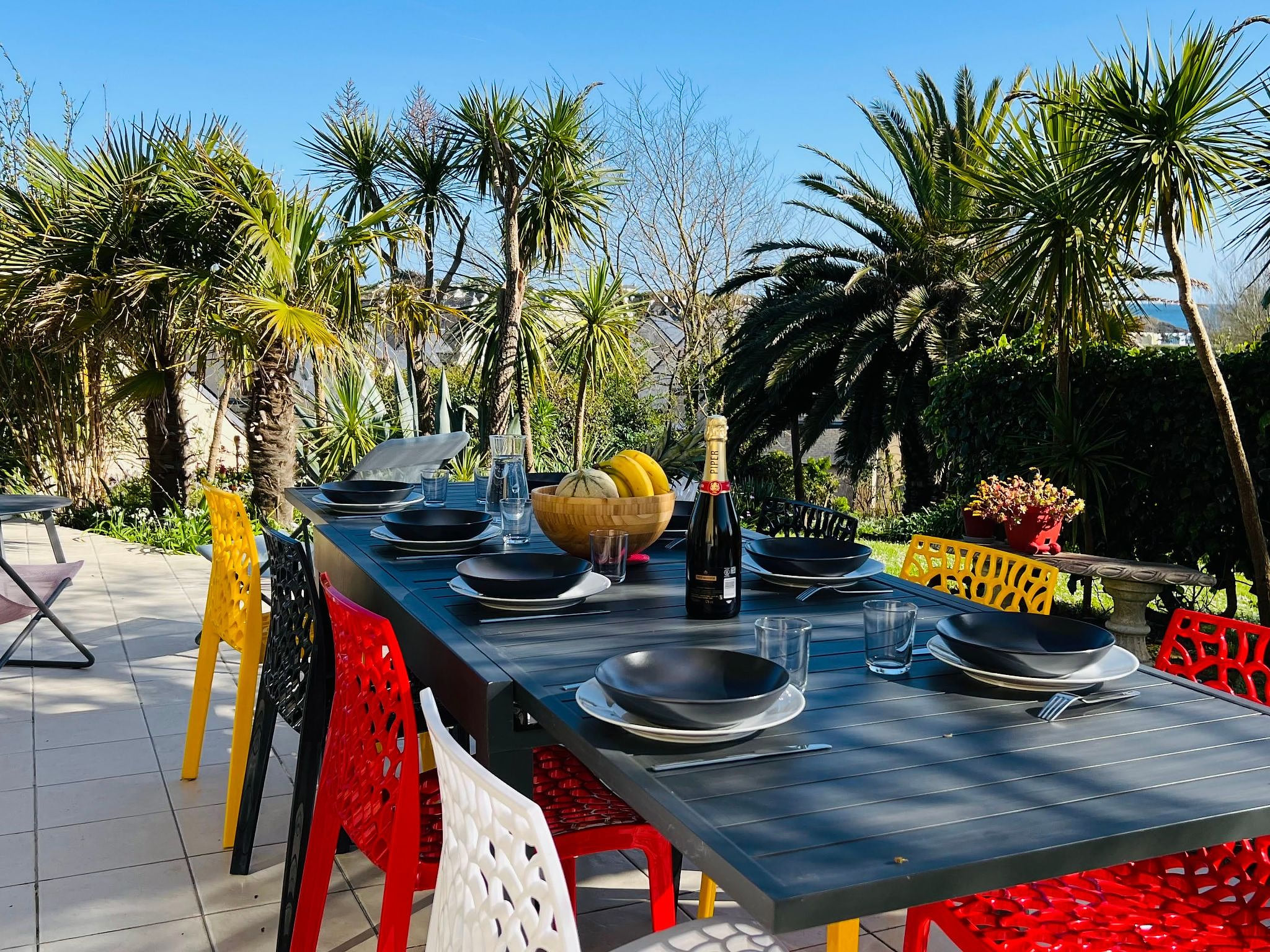 Prächtige Villa mit exotischem Garten, Strand 200m entfernt