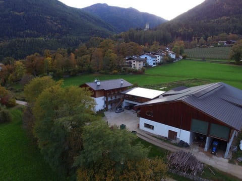 mit Terrasse auf einem Bauernhof