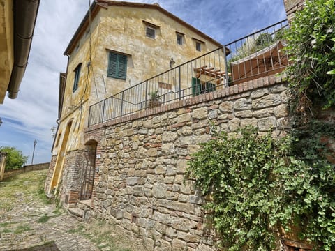 Villa 'La Canonica' mit Gemeinschaftspool