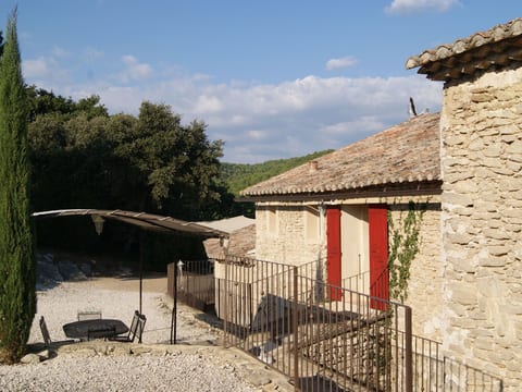 La Ribelle en Provence - Lou recati