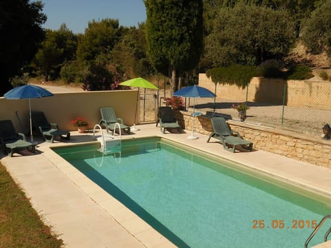 mit Pool am Fuße des Mt Ventoux