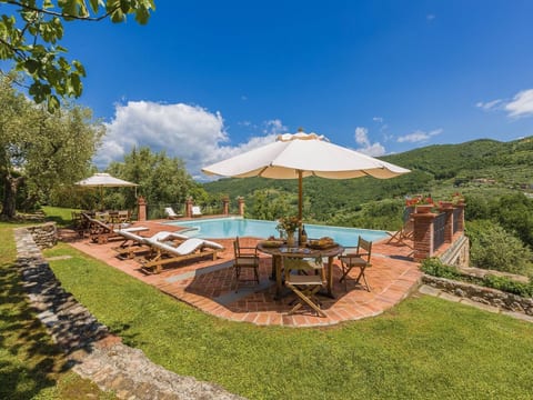 Ferienvilla "Roncovisi" mit Infinity-Pool