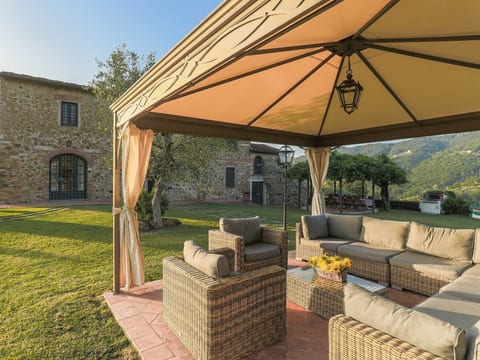 Ferienvilla "Roncovisi" mit Infinity-Pool