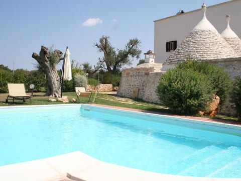 Trullo auf dem Lande in Ostuni mit privatem Pool