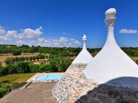 Trullo auf dem Lande in Ostuni mit privatem Pool
