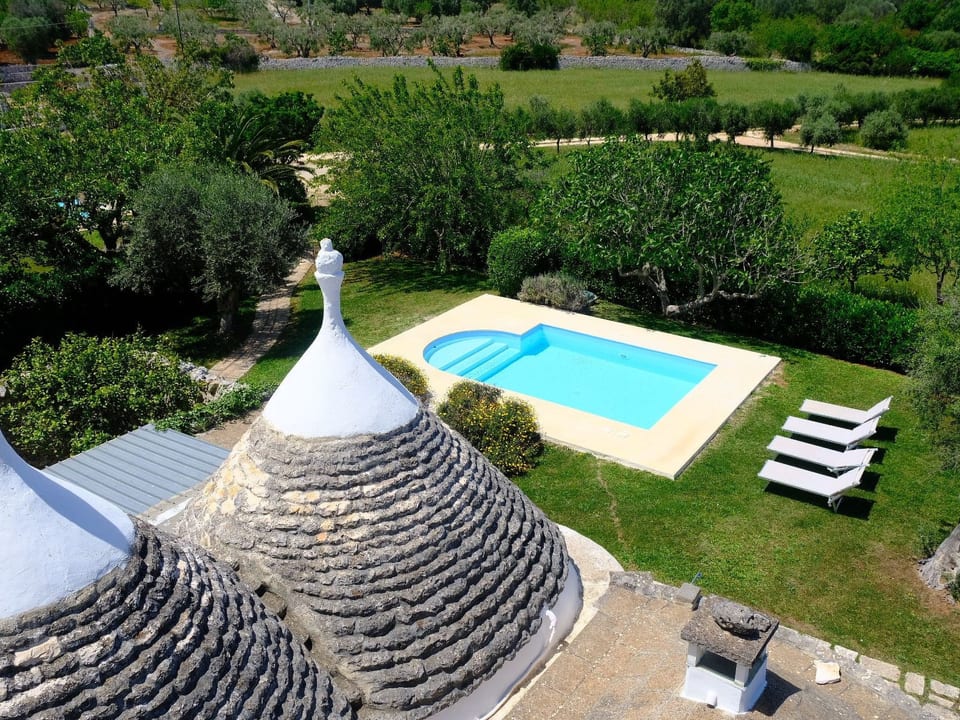 Trullo in campagna a Ostuni con piscina privata - Ostuni
