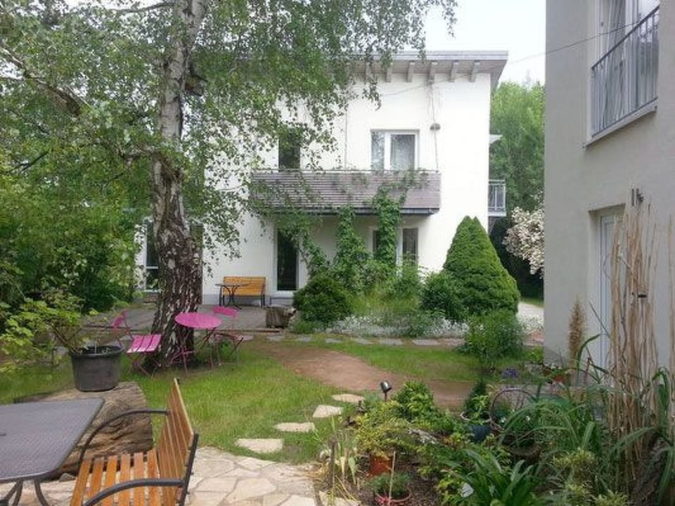 Moderne Erdgeschoss-Wohnung mit Terrasse - Berlin