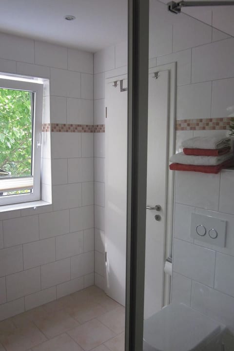 Moderne Maisonette-Wohnung mit Terrasse