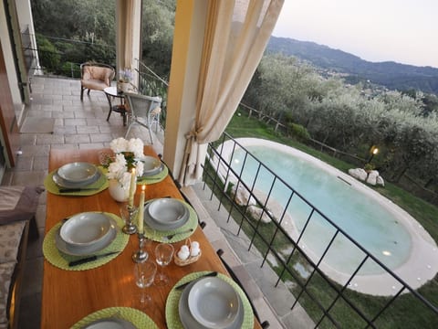 Villa mit Garten, Grill und Terrasse