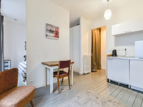 Appartment 6