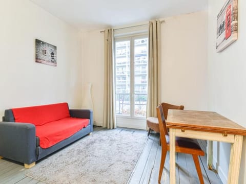 Appartment 6