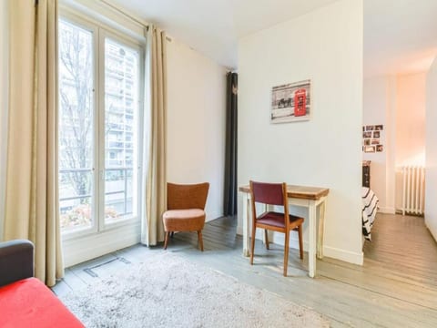 Appartment 6