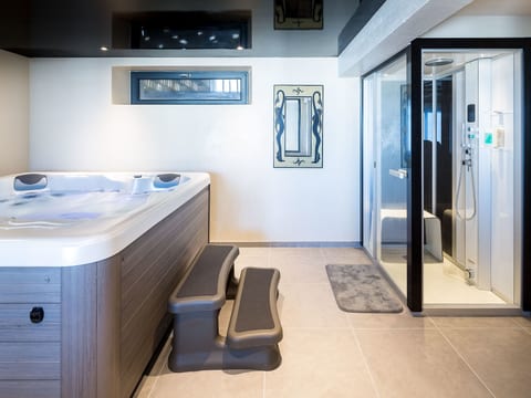 Villa Tante Alice Meerblick Komfort Villa Alleinlage mit Aufzug Jacuzzi Dampfb