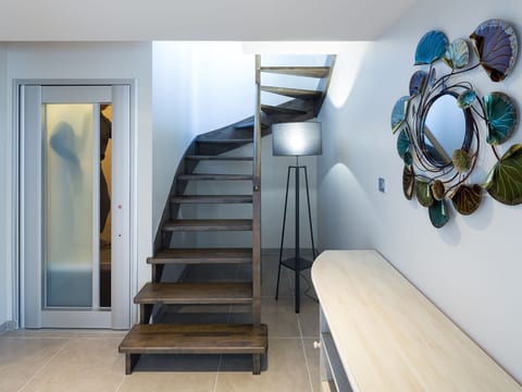 Villa Tante Alice Meerblick Komfort Villa Alleinlage mit Aufzug Jacuzzi Dampfb