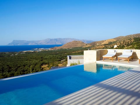 "Villa Symphony"