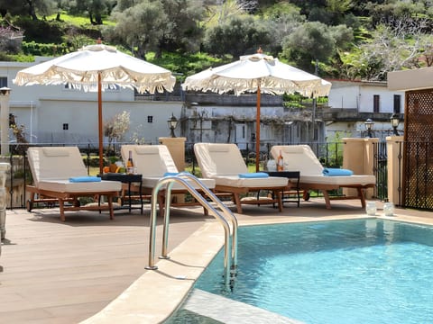 Petralis Luxus Villa Pool Whirlpool
