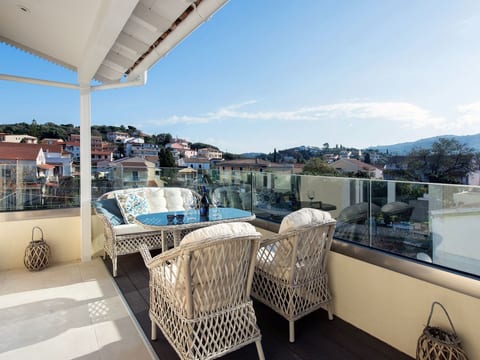 Elegantes Apartment mit zwei Schlafzimmern in Kassiopi