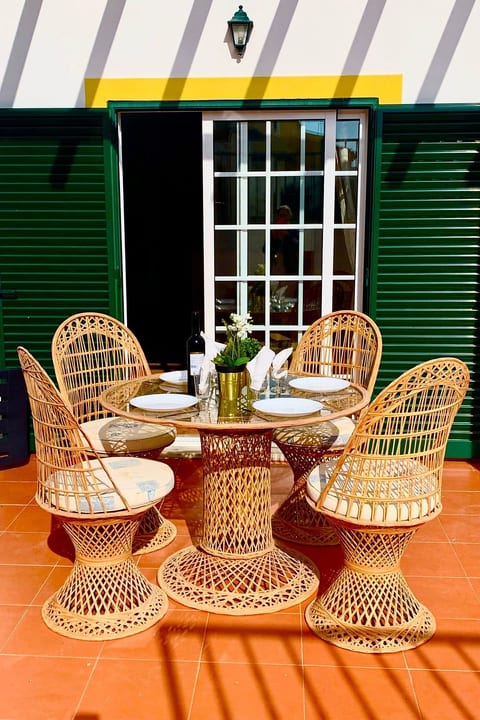 mit Terrasse