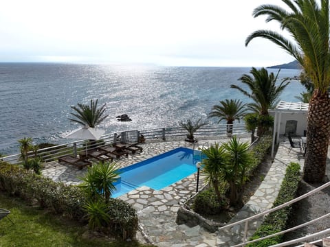 "Villa Faye" direkt am Strand