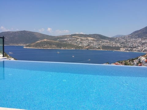 Luxuriöse Villa mit atemberaubendem Meerblick