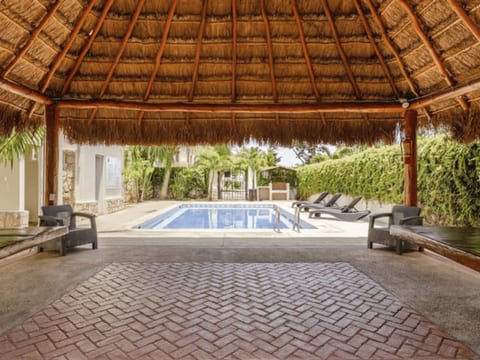 Appartement in Playa Del Carmen mit Kleiner Terrasse