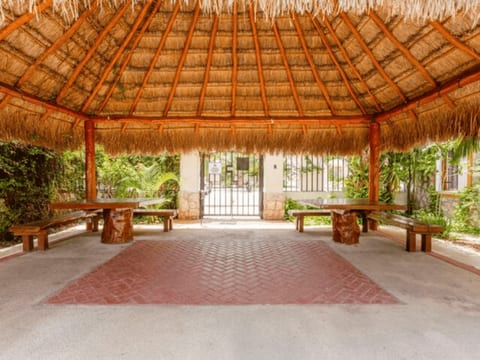 Appartement in Playa Del Carmen mit Kleiner Terrasse