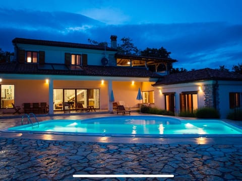 Arton Villa mit beheiztem Pool, in Istrien