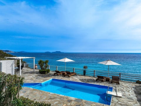 "Villa Chryssa" direkt am Strand