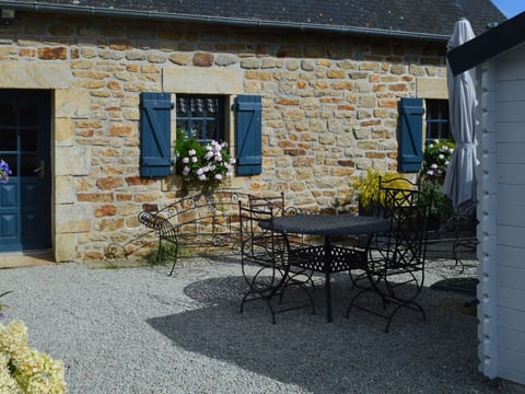 mit eigenem Garten und Grill