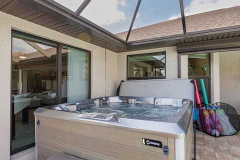 Hot Tub for 4
