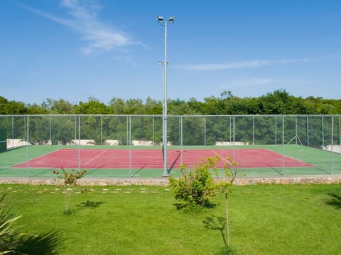 Villa Privilege Classic mit Tennisplatz