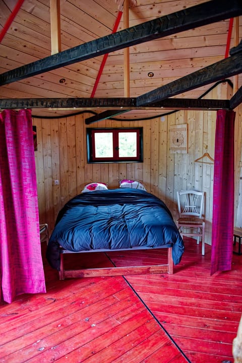 Baumhütte